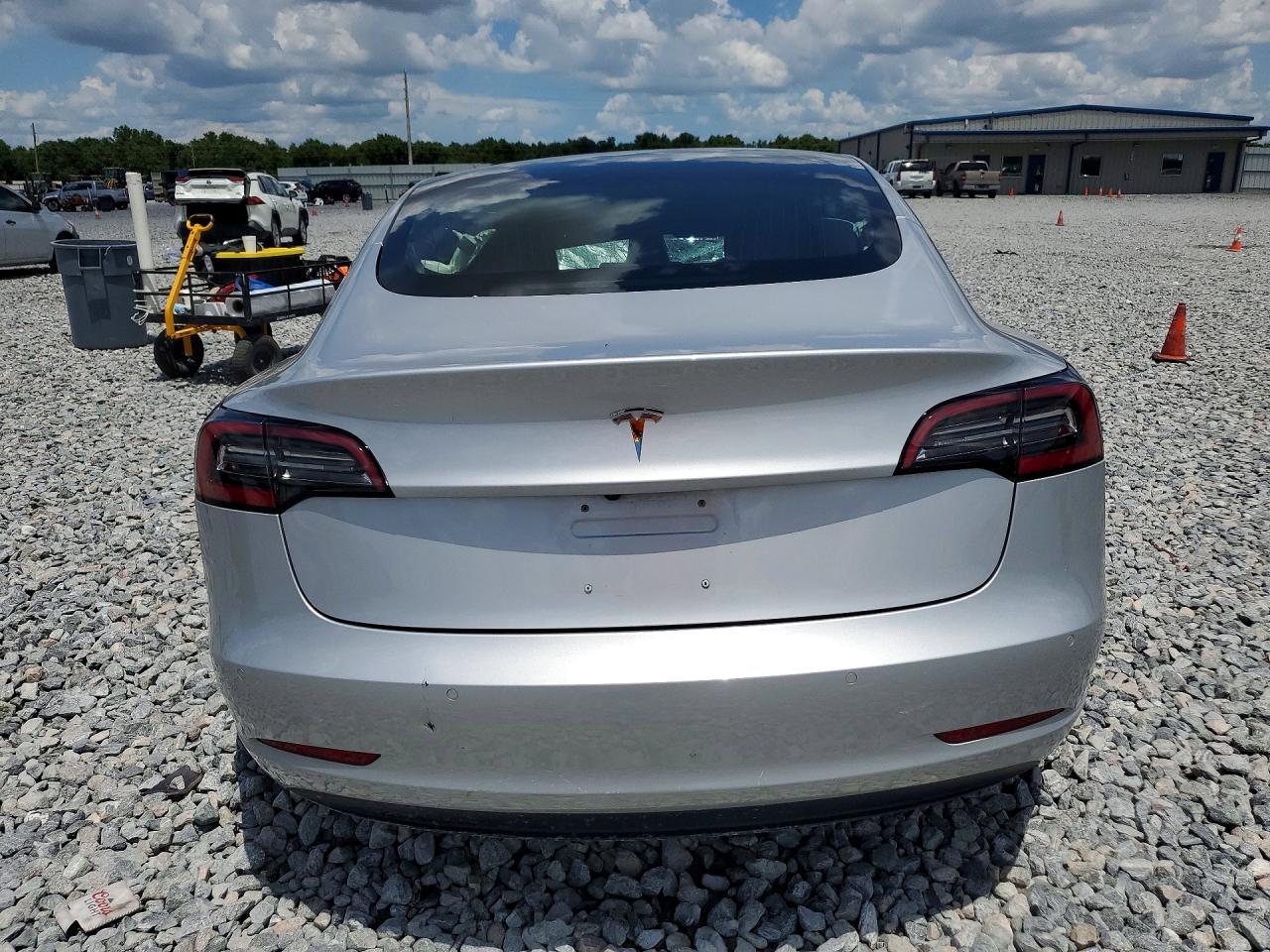 2018 Tesla Model 3 - Фото 6