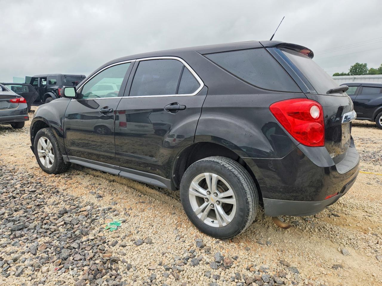 2011 Chevrolet Equinox Ls - Image 2