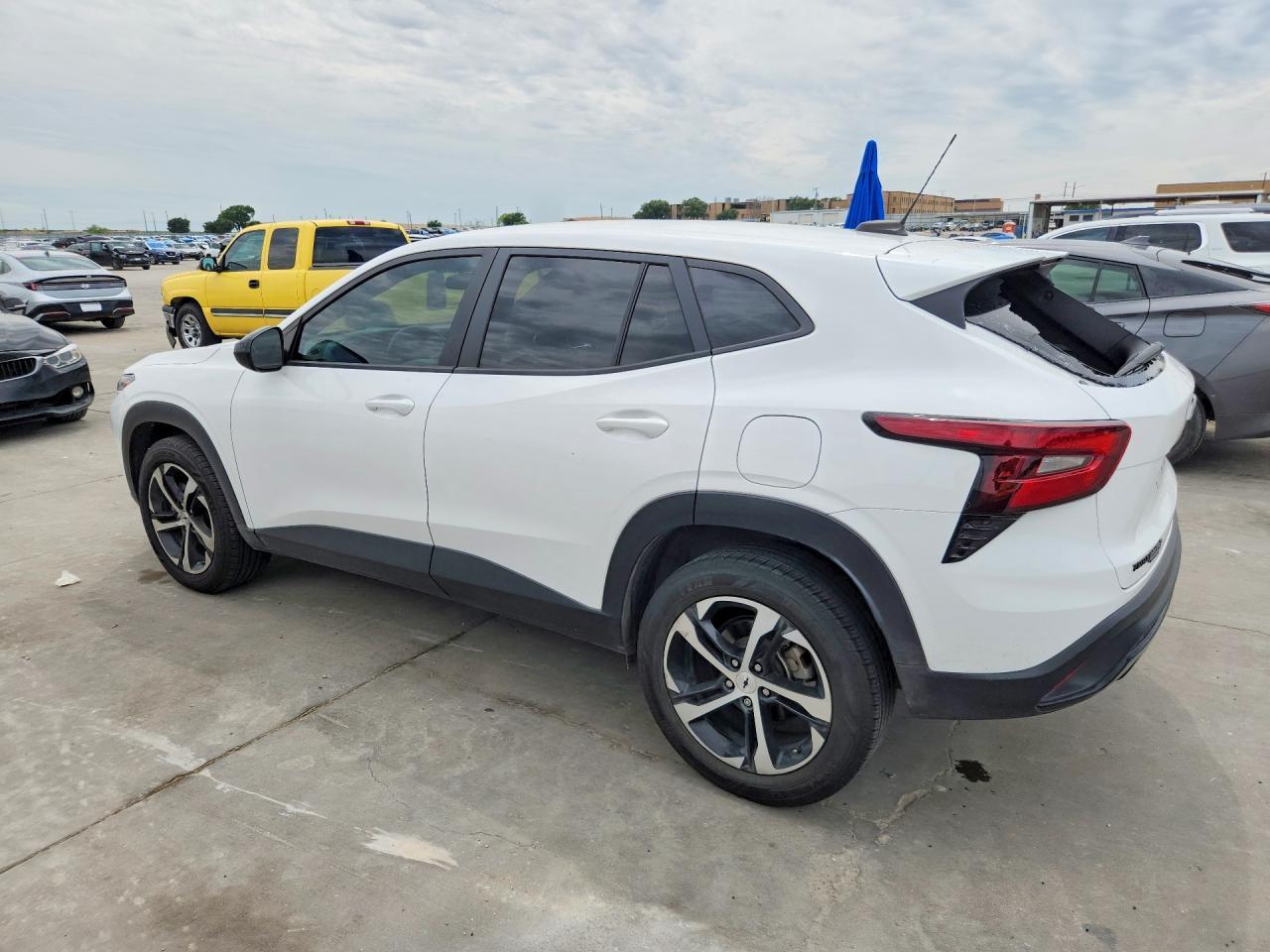 2024 Chevrolet Trax 1Rs - Image 2