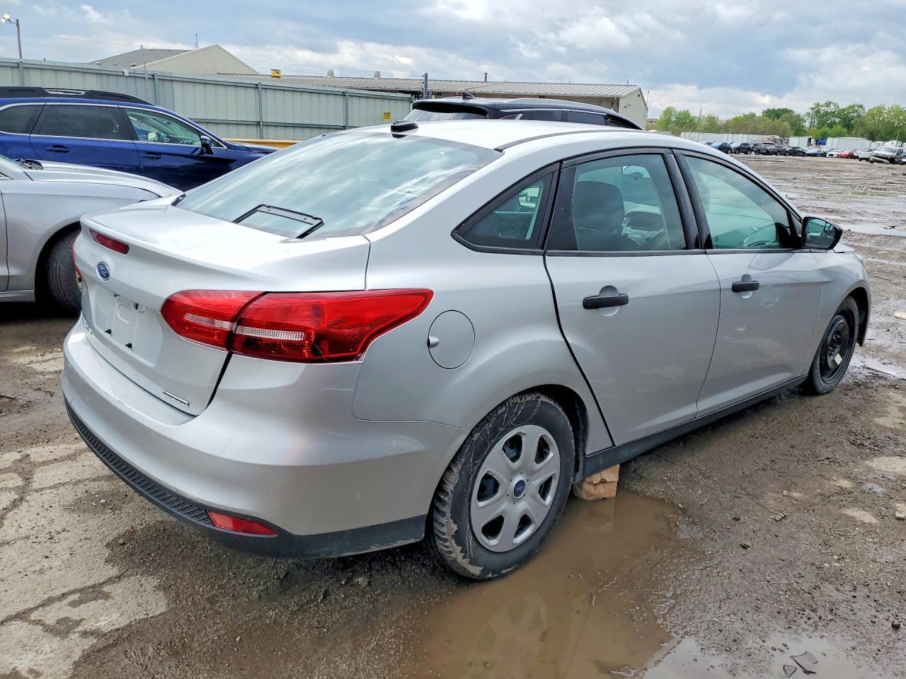 2015 Ford Focus S - Фото 3