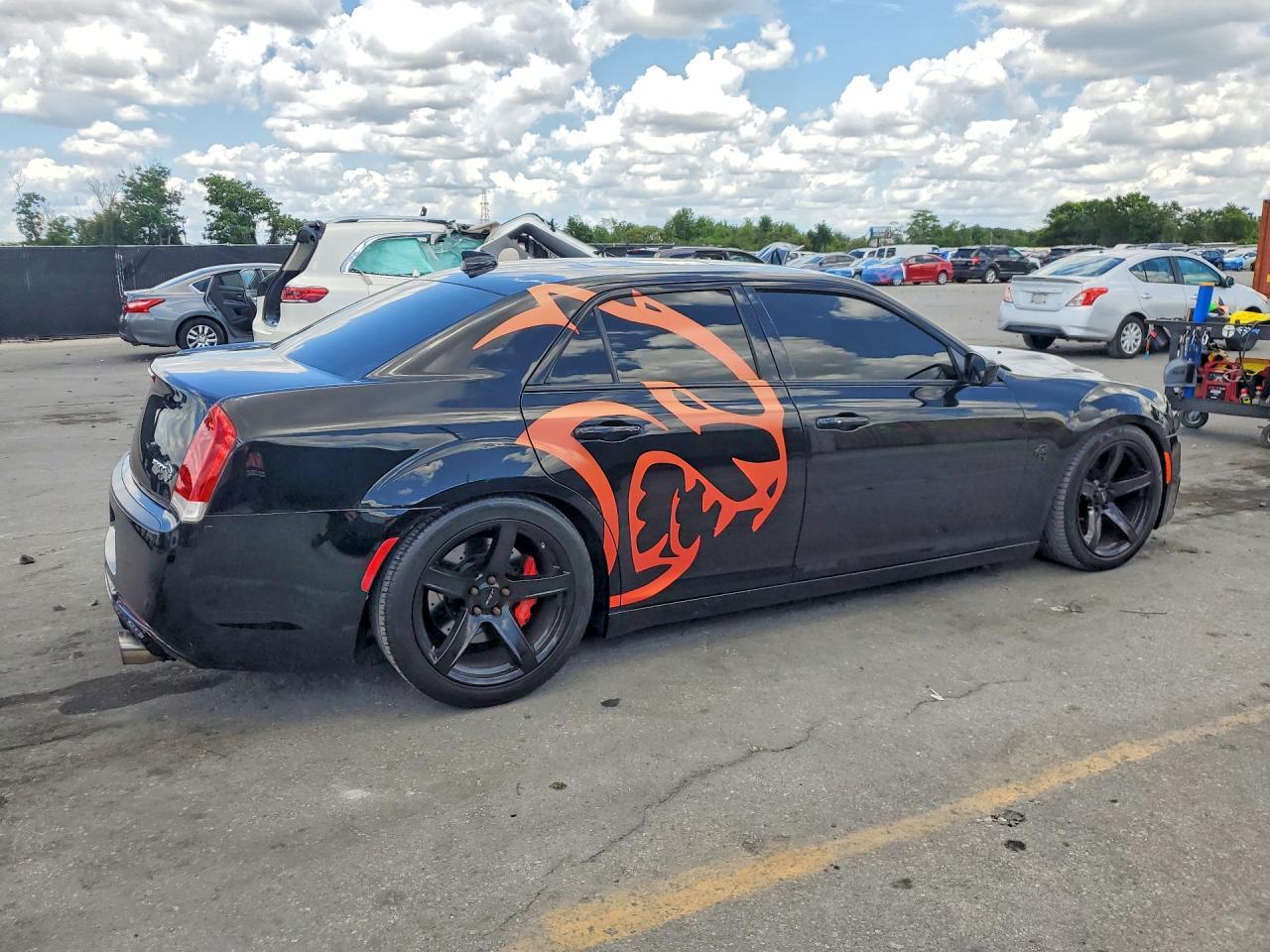 2016 Chrysler 300C - Image 3