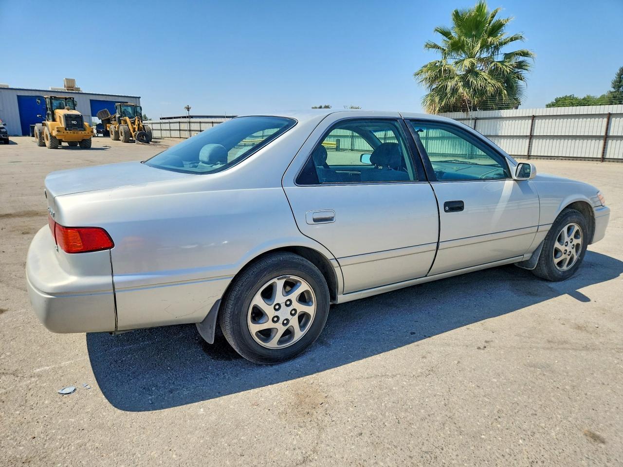 2001 Toyota Camry Le V6 - Фото 3