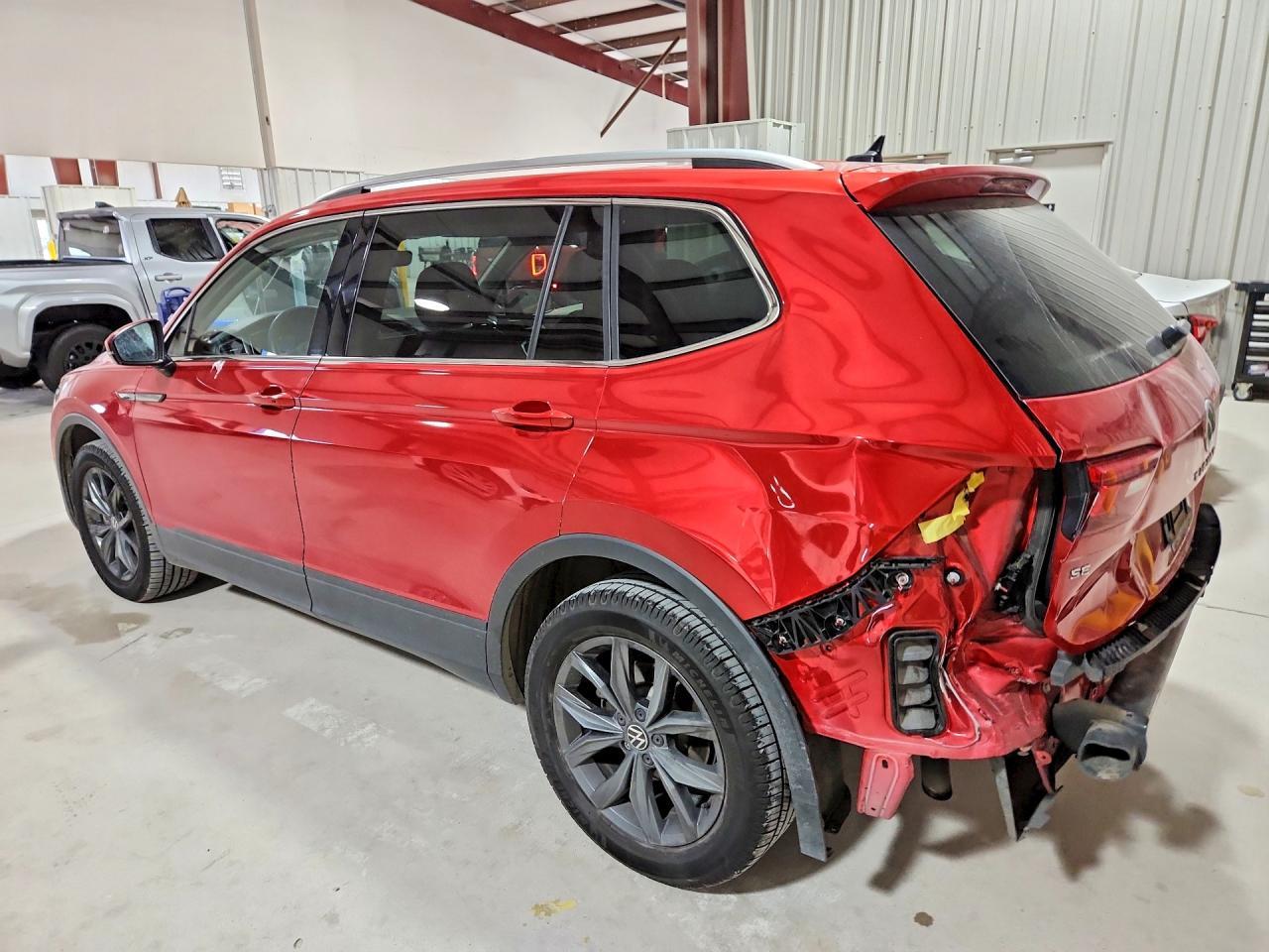 2022 Volkswagen Tiguan Se - Фото 2