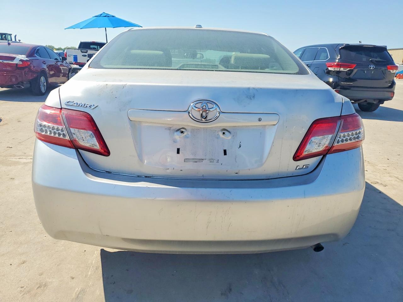 2011 Toyota Camry Le - Фото 6