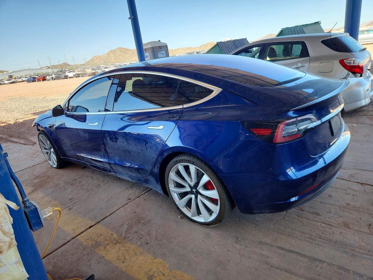 2019 Tesla Model 3 - Image 2