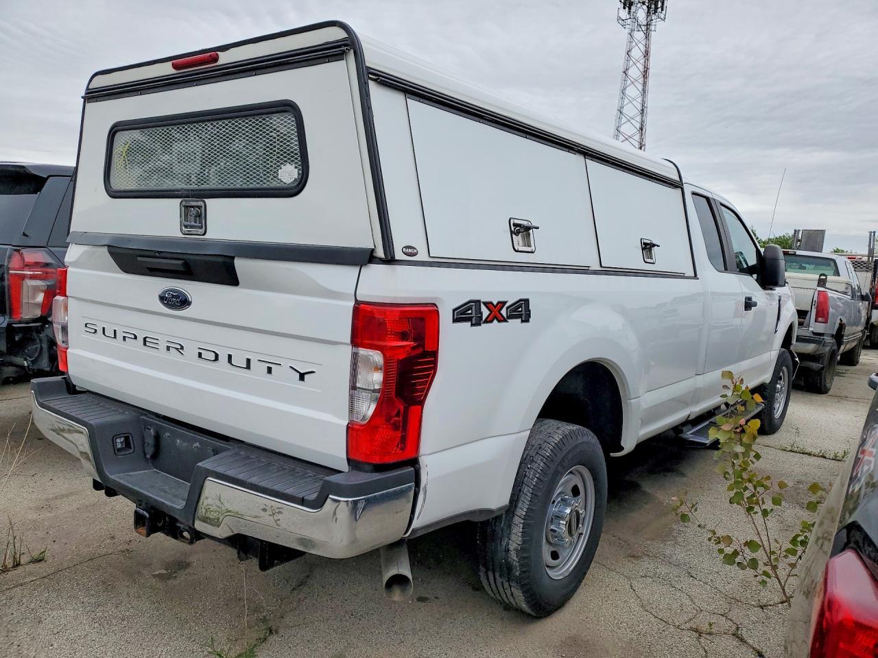 2021 Ford F250 Super Duty - Фото 3