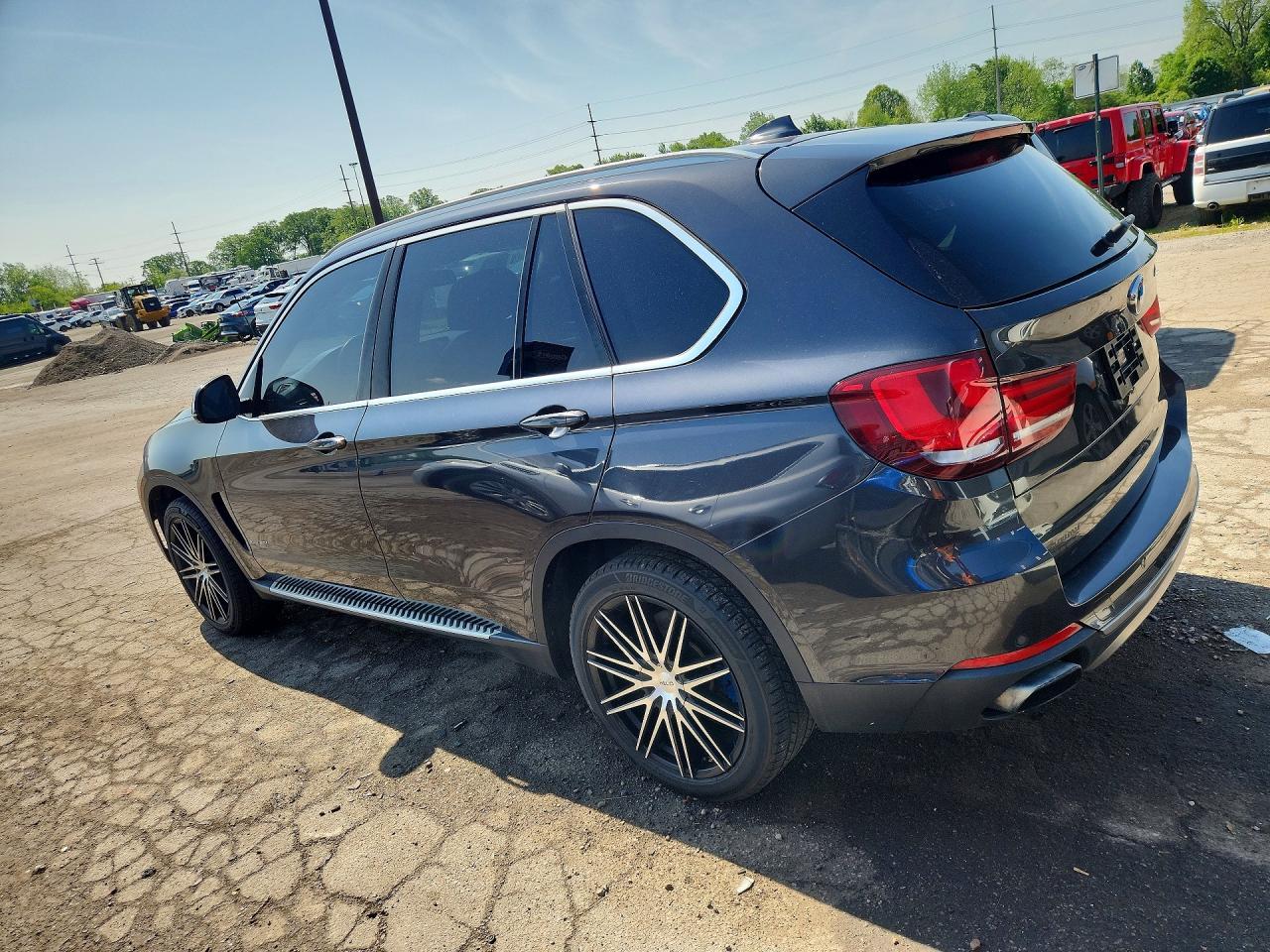 2015 BMW X5 xDrive50I - Фото 2