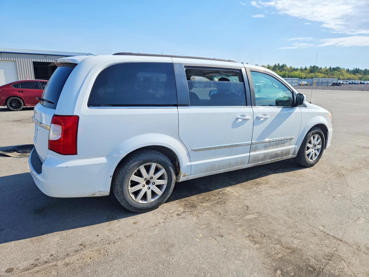 2014 Chrysler Town & Country Touring - Фото 3