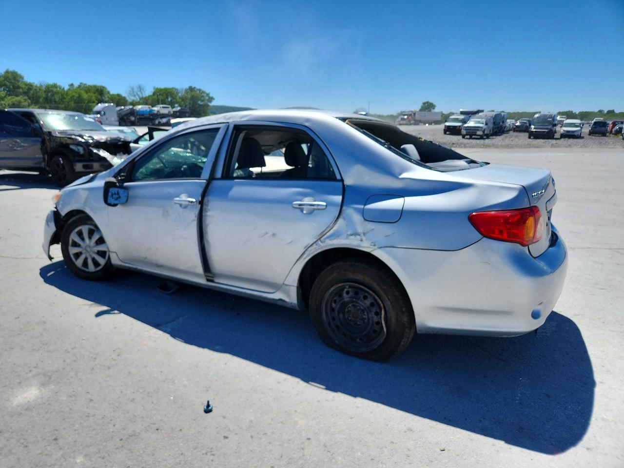 2010 Toyota Corolla Le - Фото 2