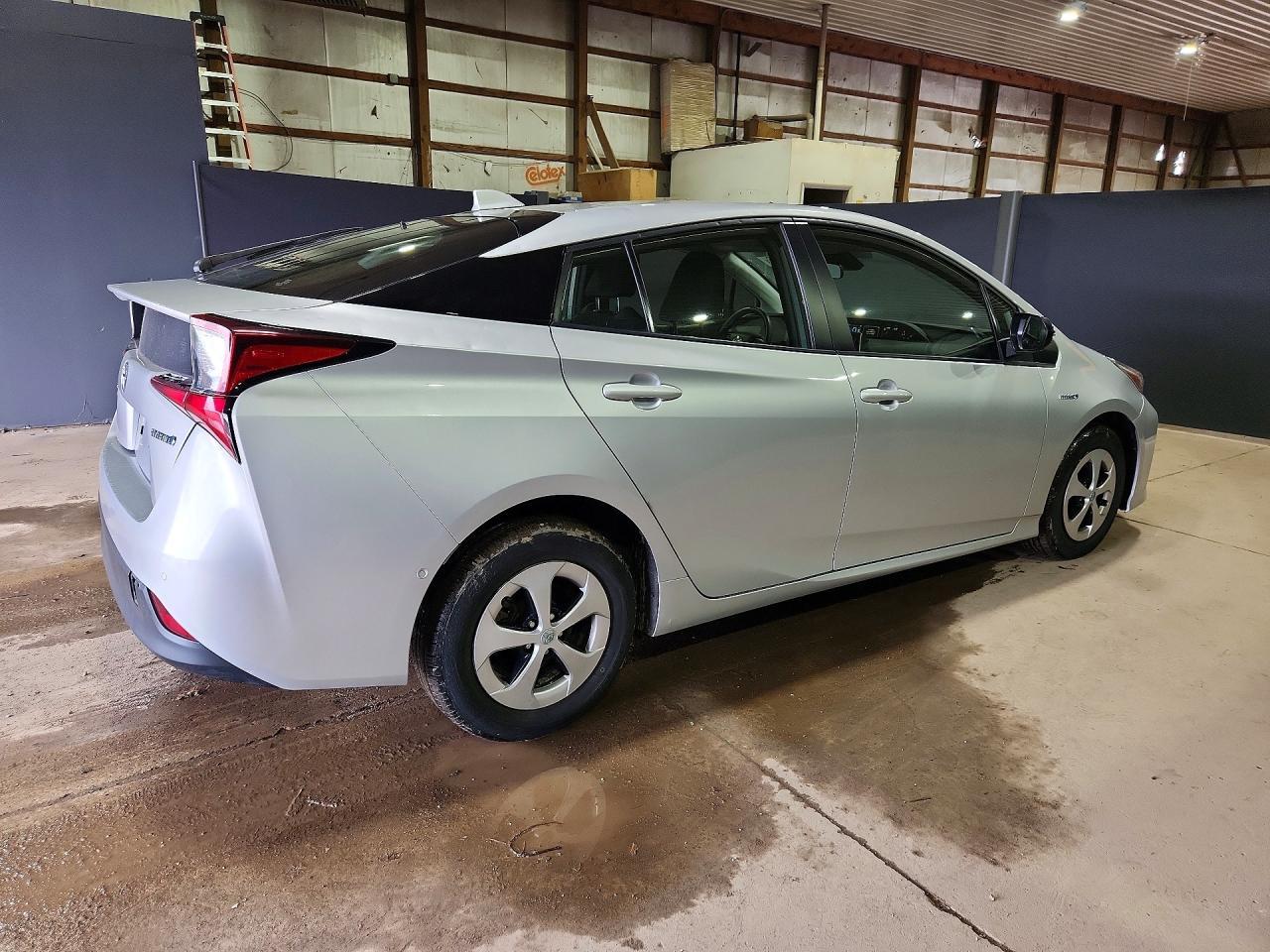 2022 Toyota Prius Le Awd-E - Фото 3