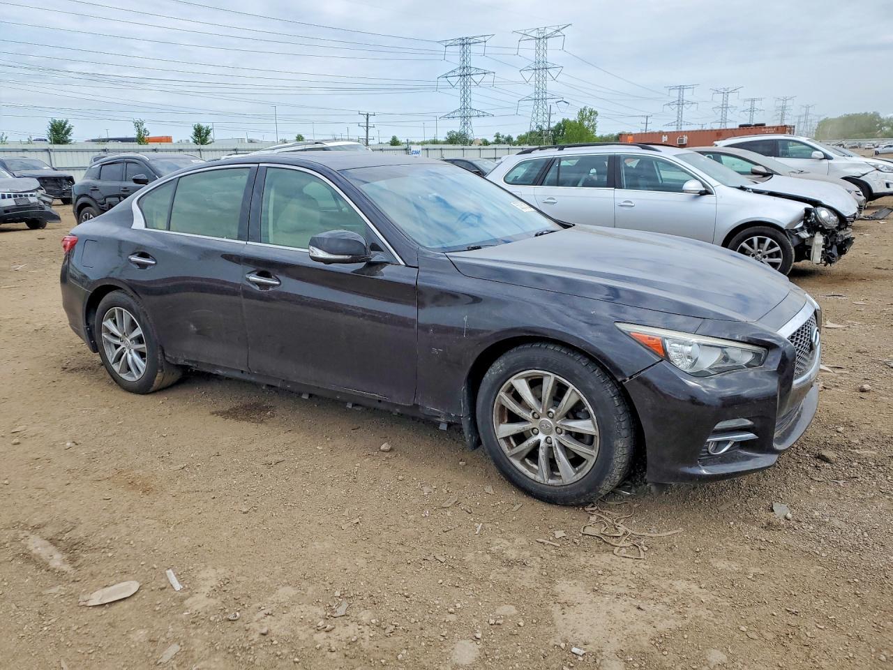 2015 Infiniti Q50 Premium - Image 4