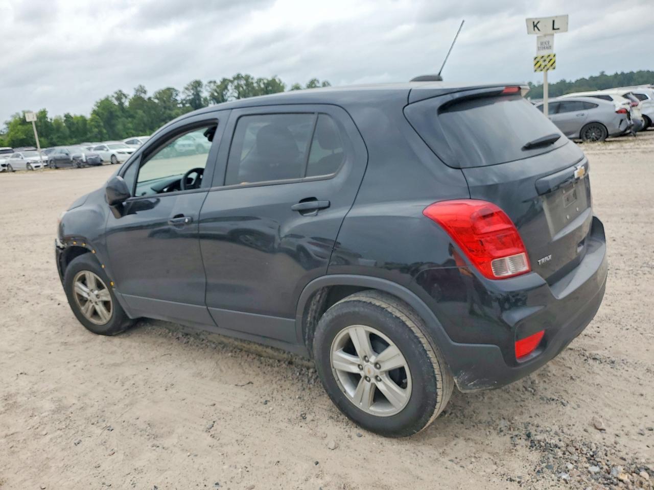 2020 Chevrolet Trax Ls - Фото 2