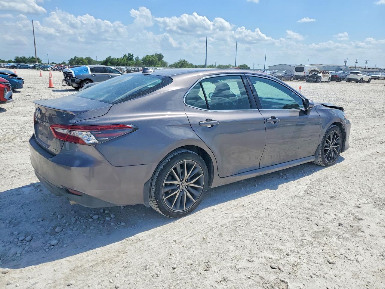 2023 Toyota Camry Xle - Фото 3
