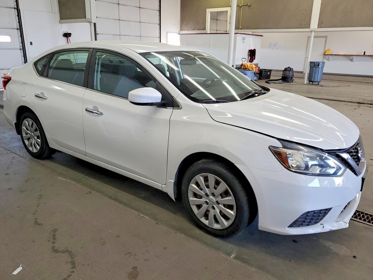 2016 Nissan Sentra S - Фото 4