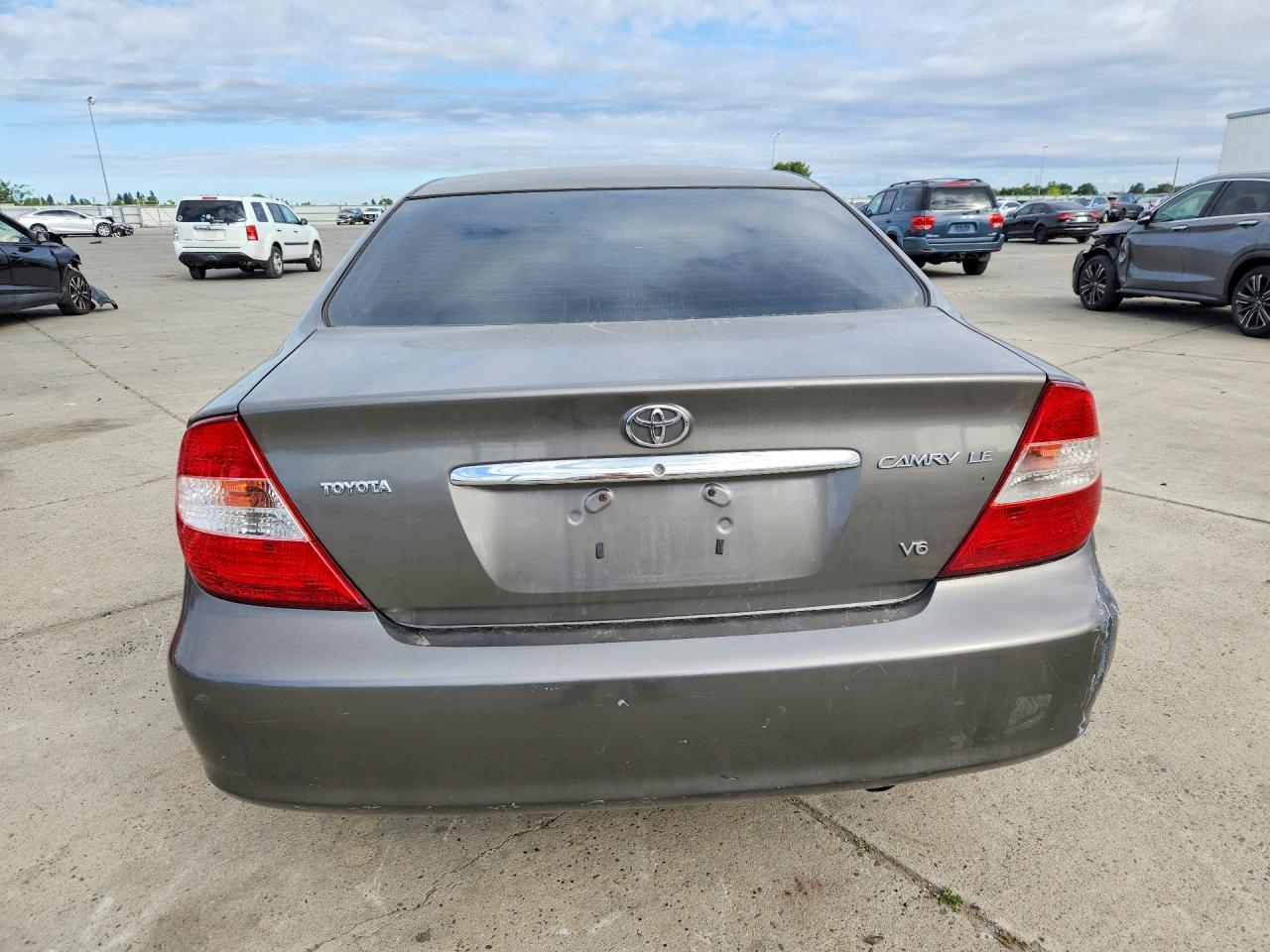 2002 Toyota Camry Le V6 - Image 6