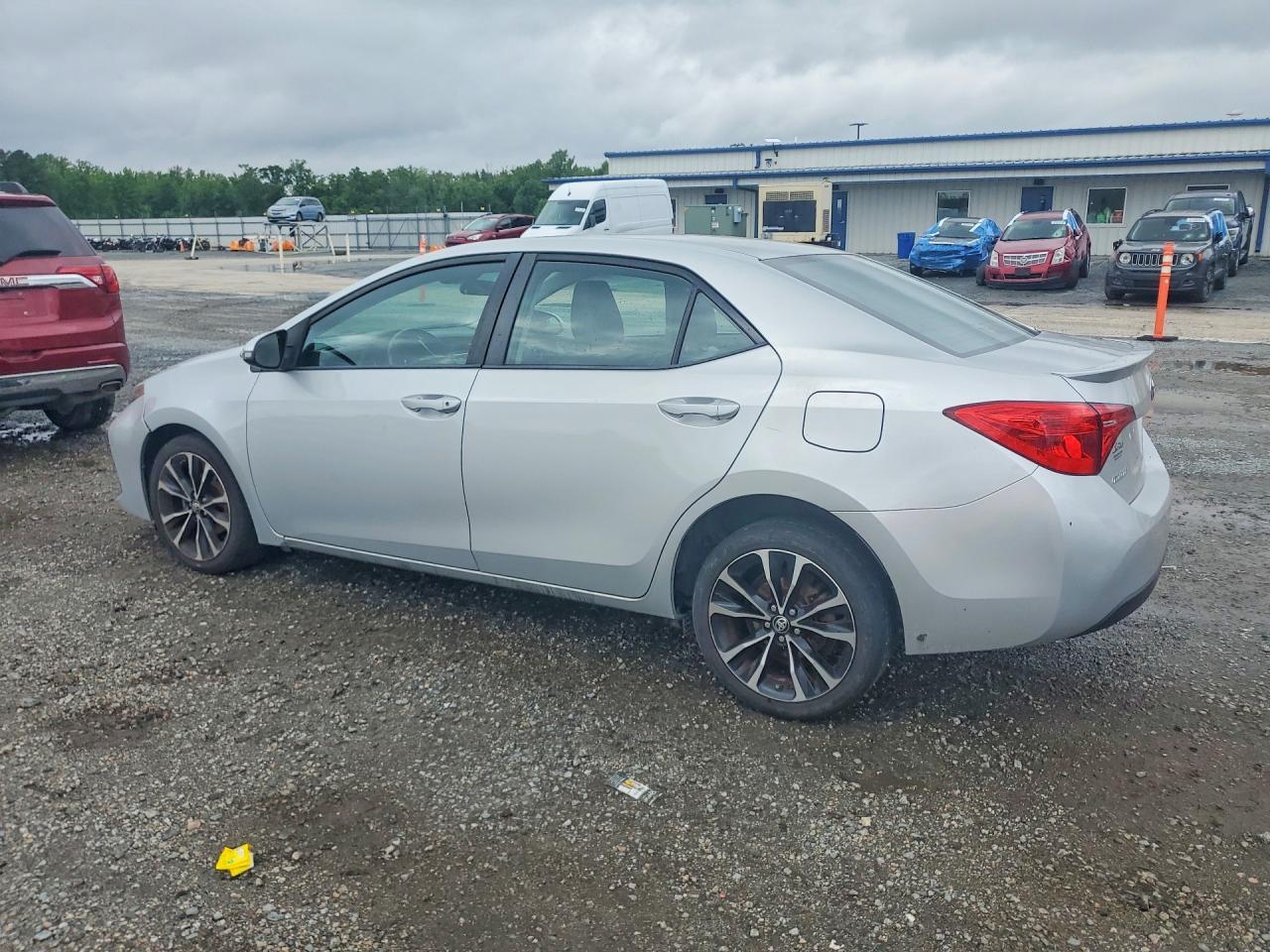 2018 Toyota Corolla Se - Фото 2