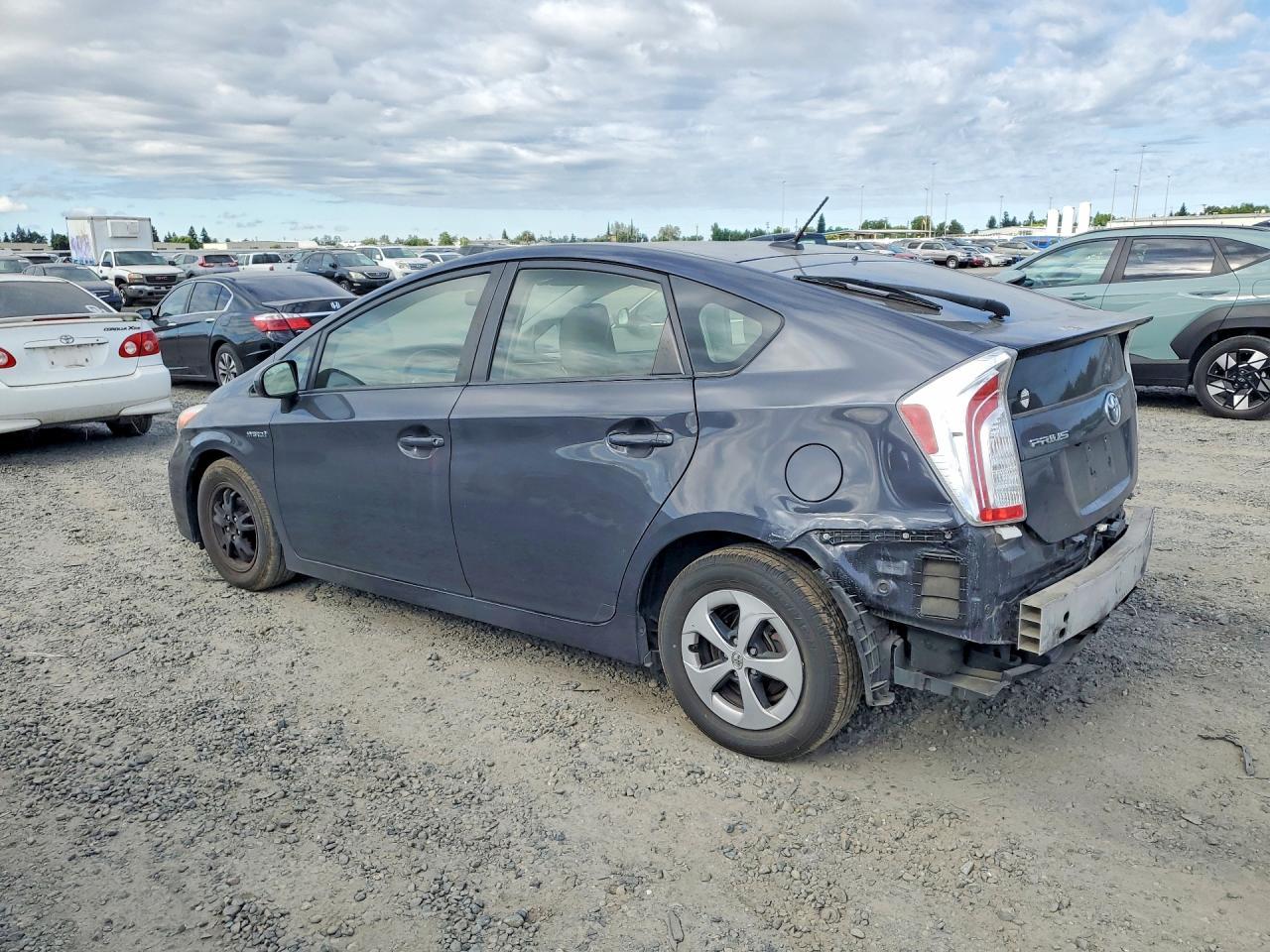 2014 Toyota Prius Three - Фото 2