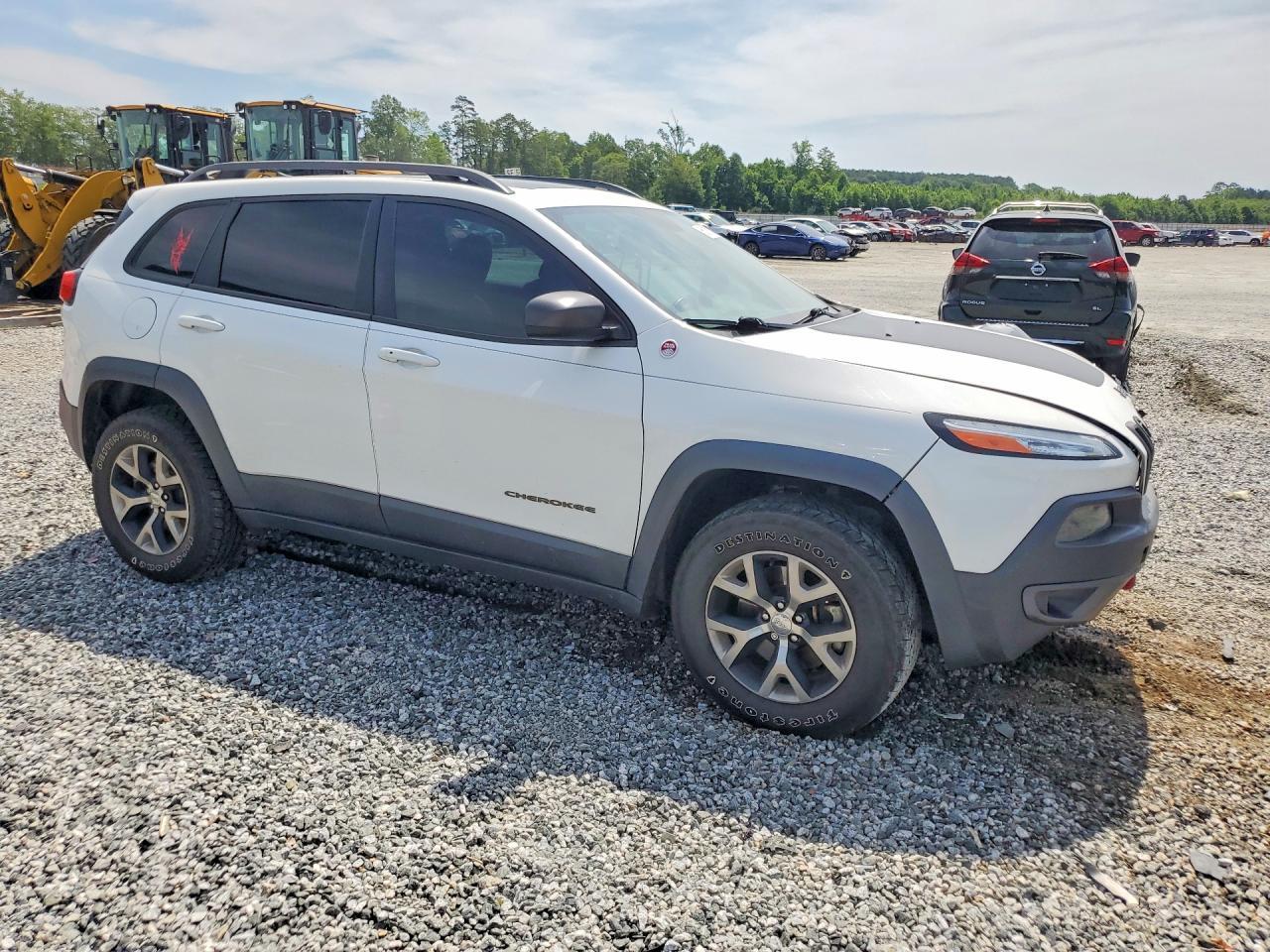 2017 Jeep Cherokee Trailhawk - Image 4