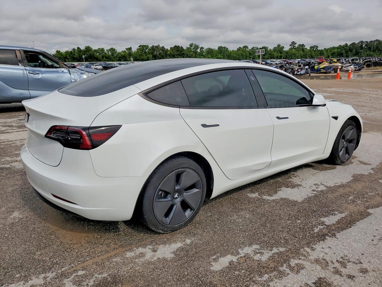 2023 Tesla Model 3 - Image 3