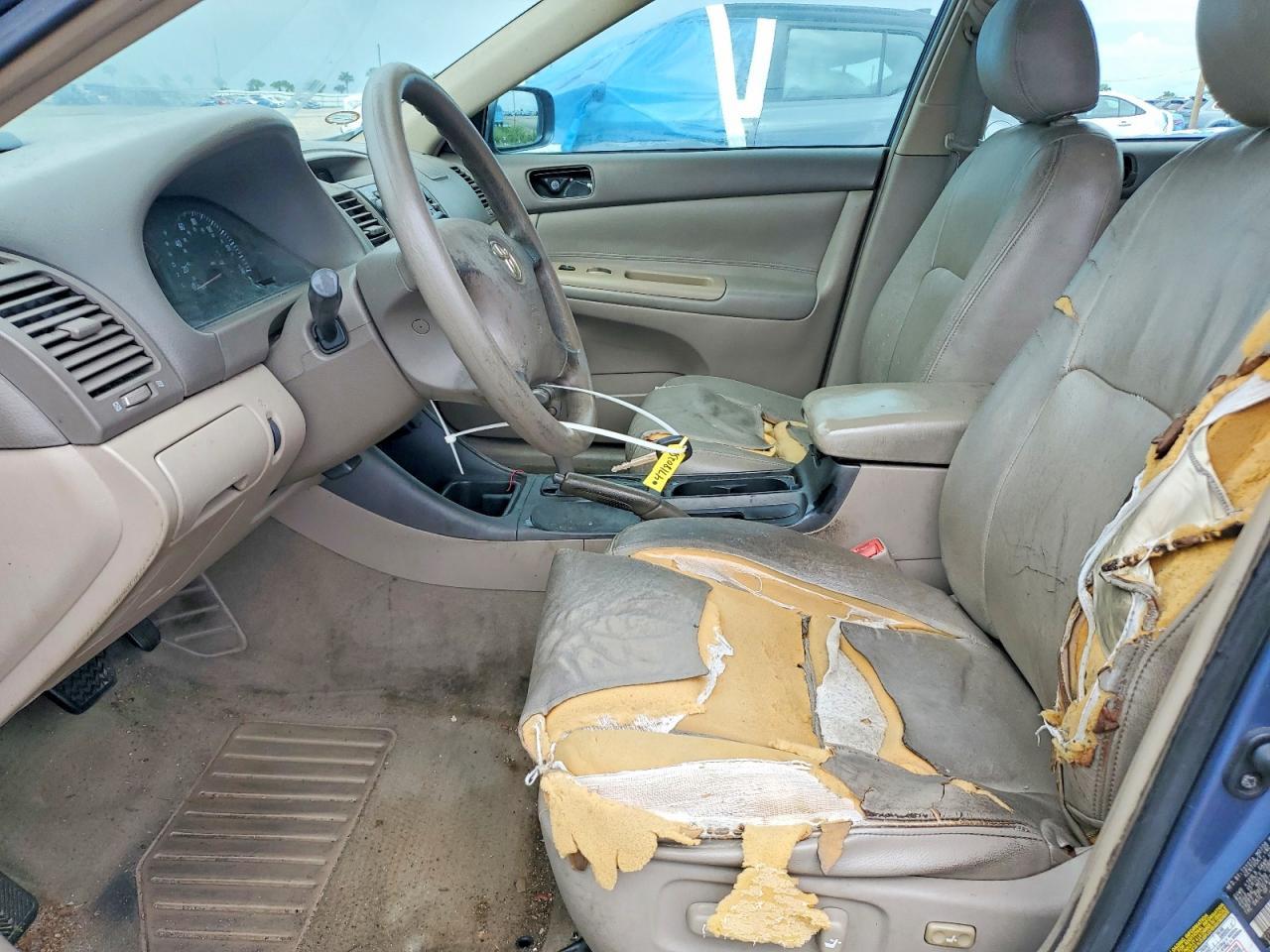 2004 Toyota Camry Le - Image 7