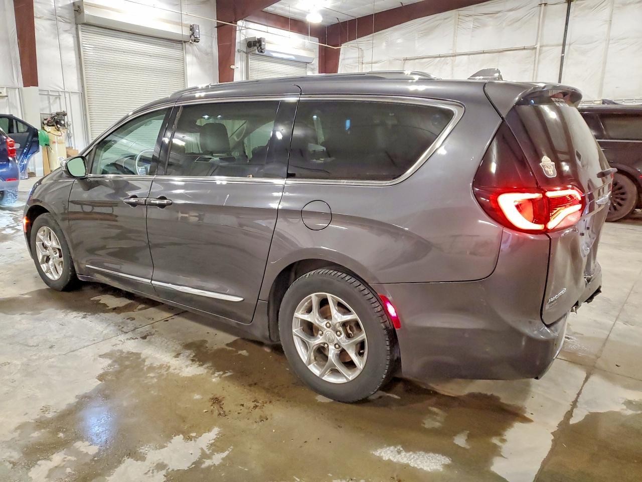 2017 Chrysler Pacifica Limited - Фото 2