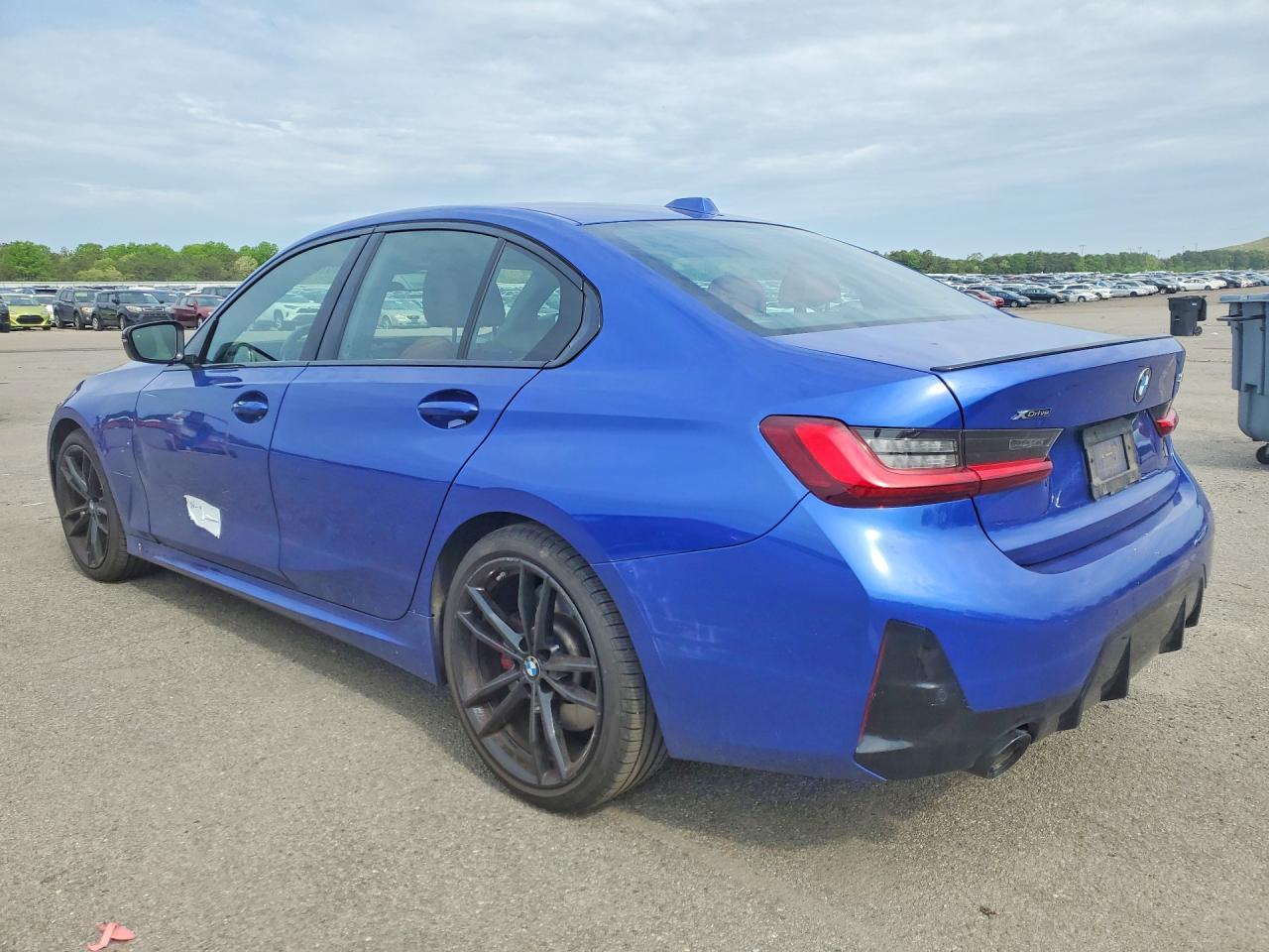 2024 BMW 330Xi - Фото 2