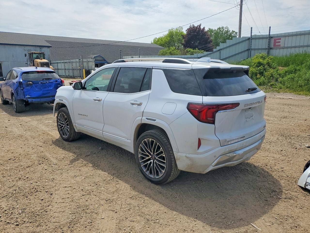 2026 GMC Terrain Denali - Image 2