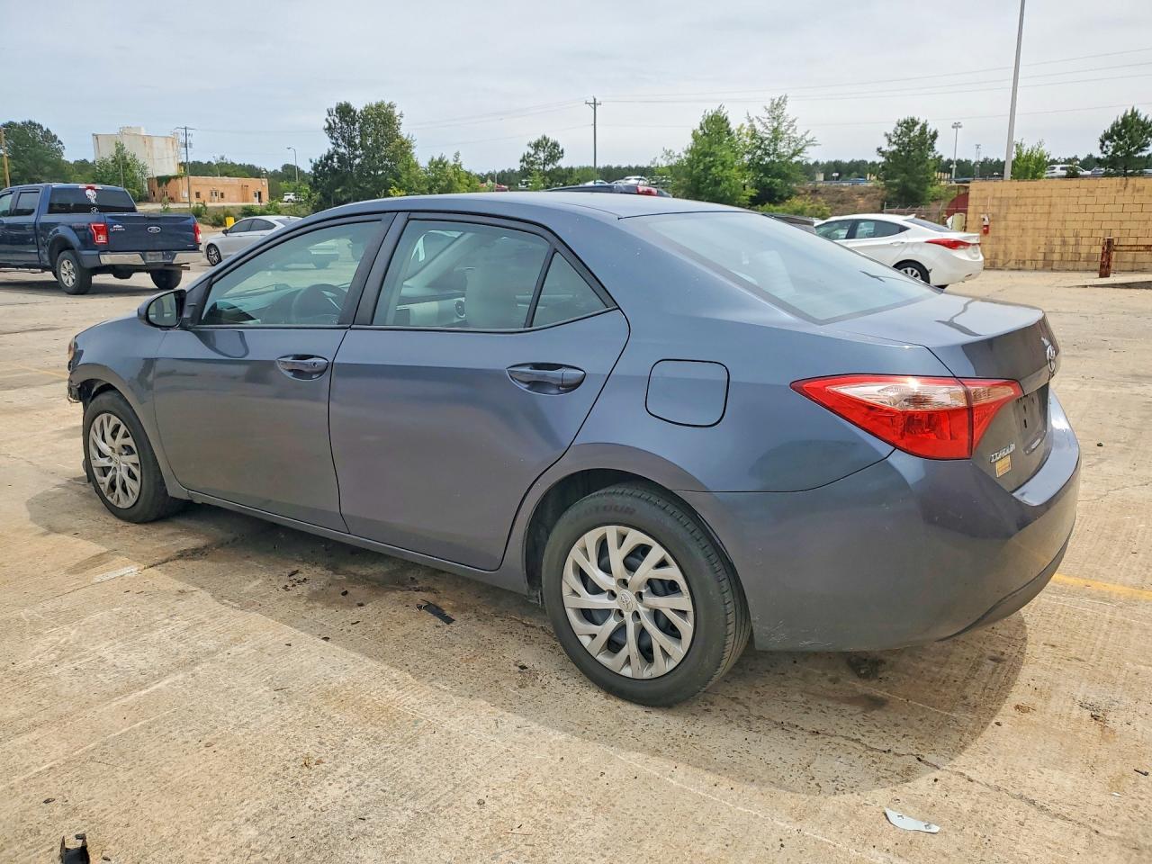 2018 Toyota Corolla Le - Фото 2