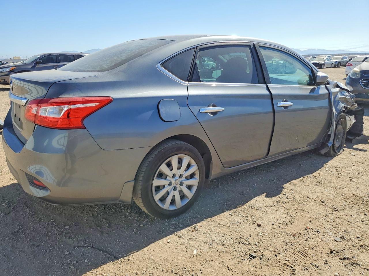 2017 Nissan Sentra S - Фото 3
