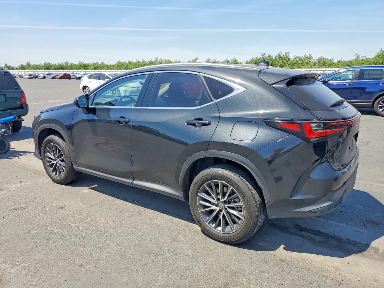2022 Lexus Nx 350H - Фото 2
