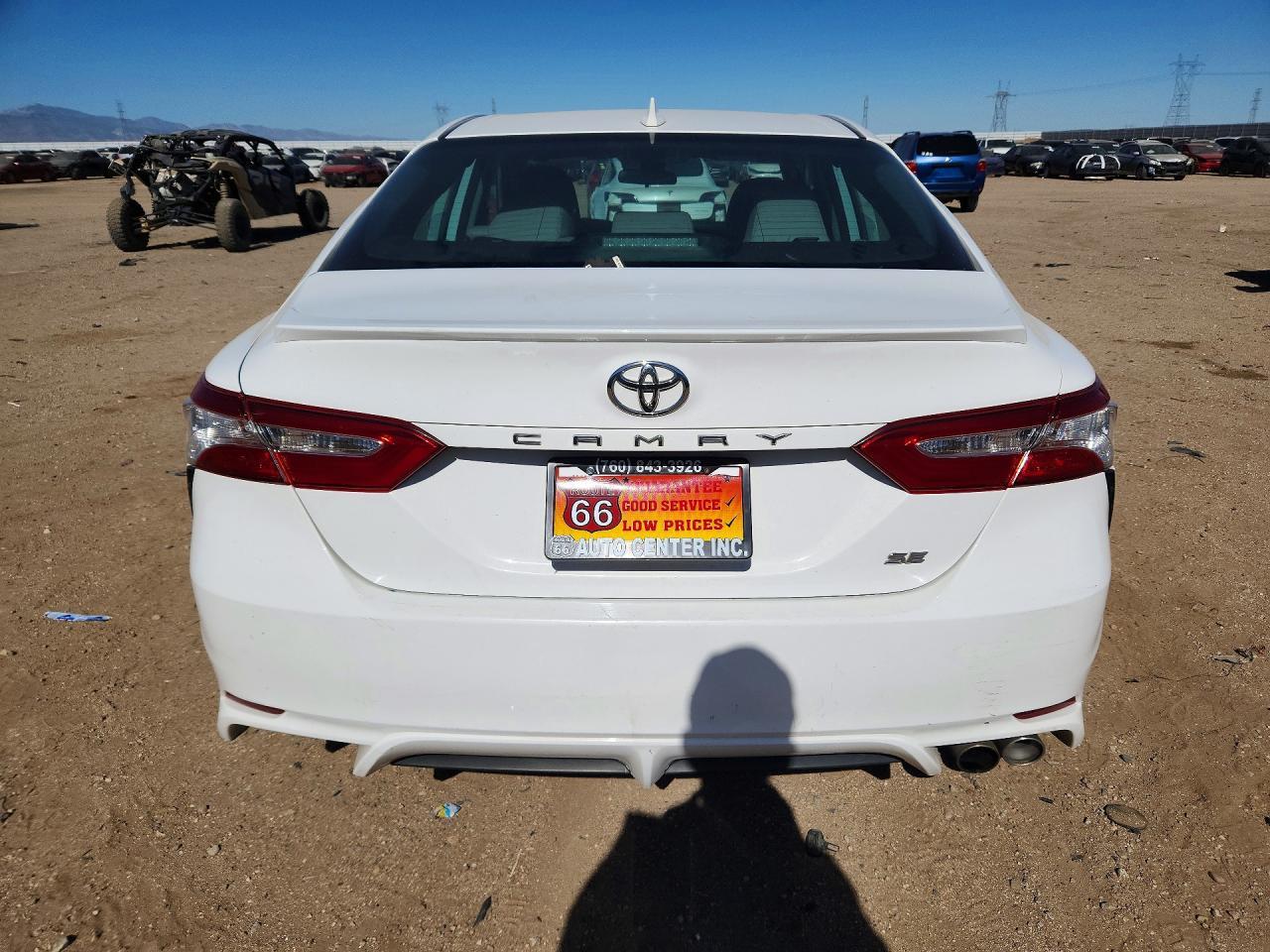 2020 Toyota Camry Se - Фото 6