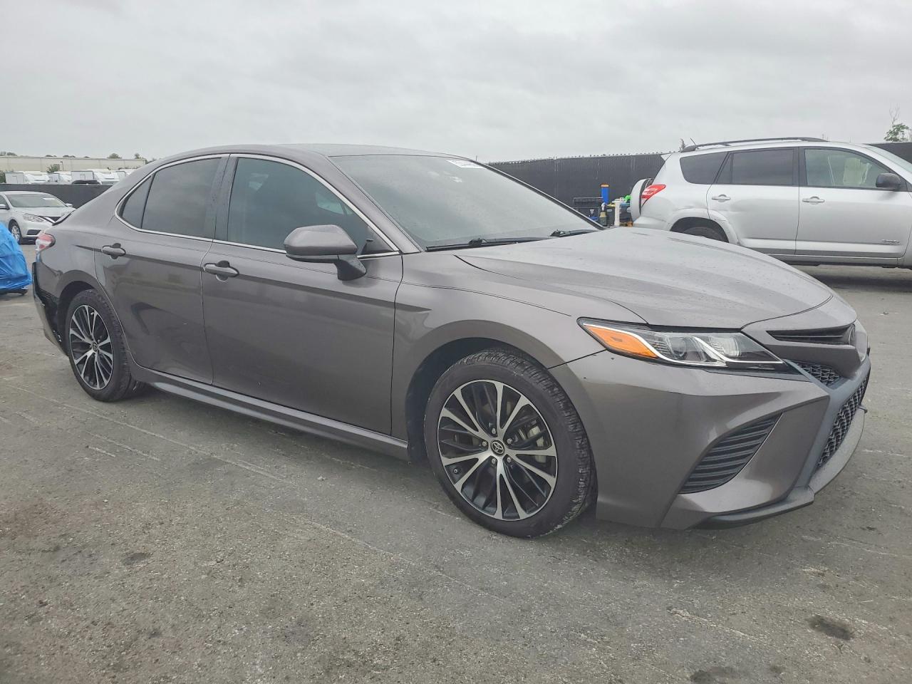 2020 Toyota Camry Se - Image 4