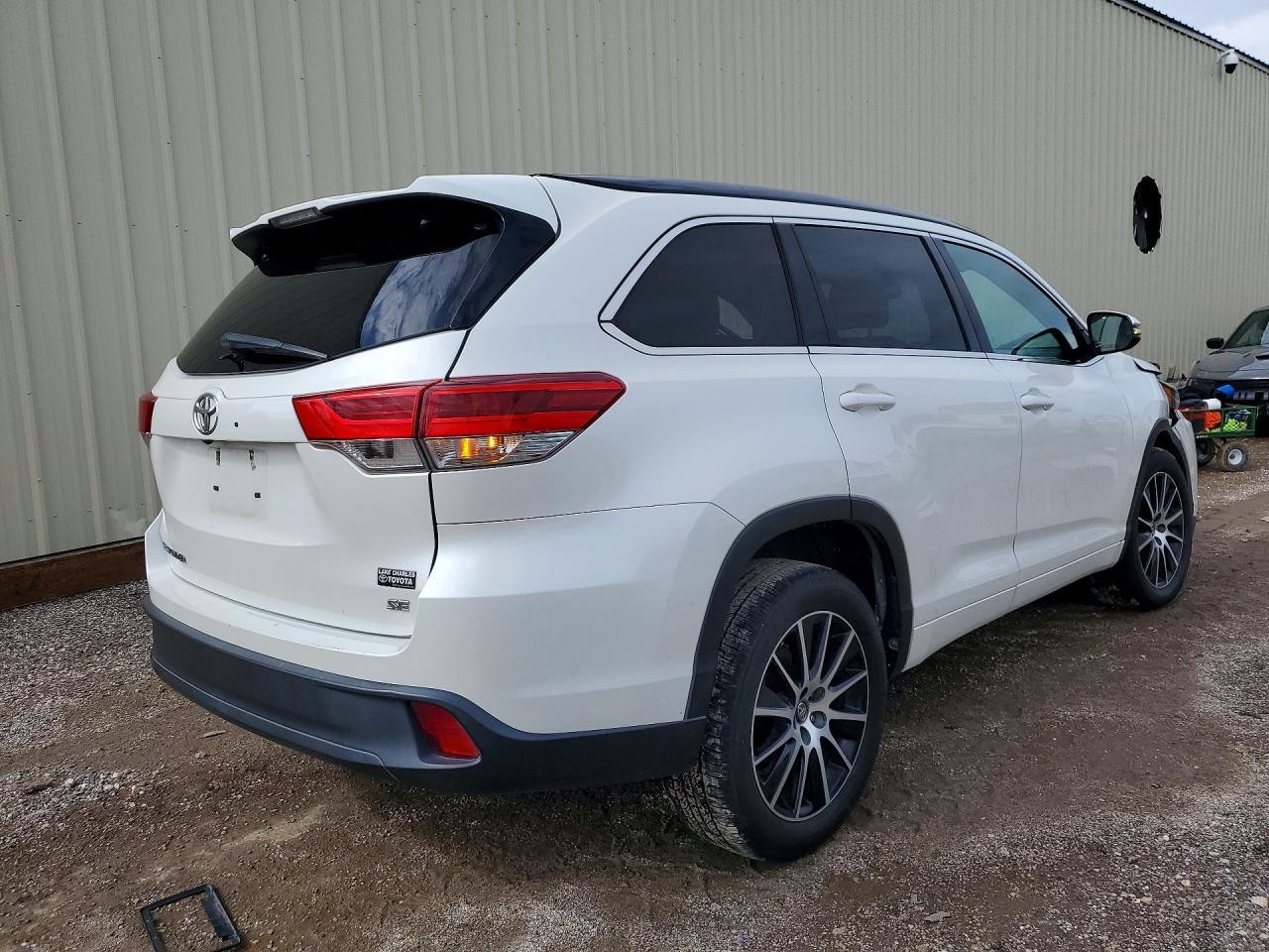 2018 Toyota Highlander Se - Image 3
