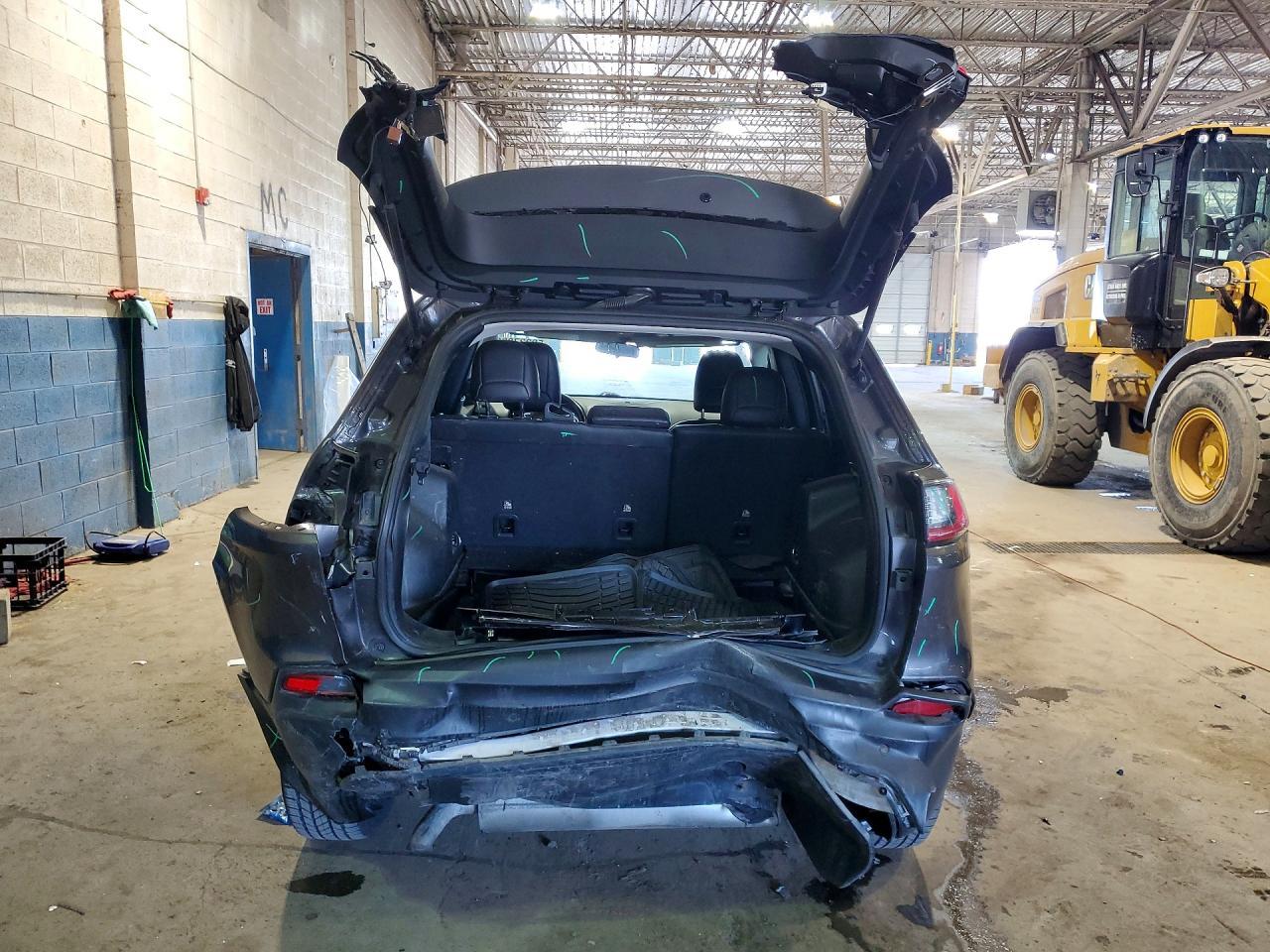 2020 Jeep Cherokee Latitude Plus - Фото 6