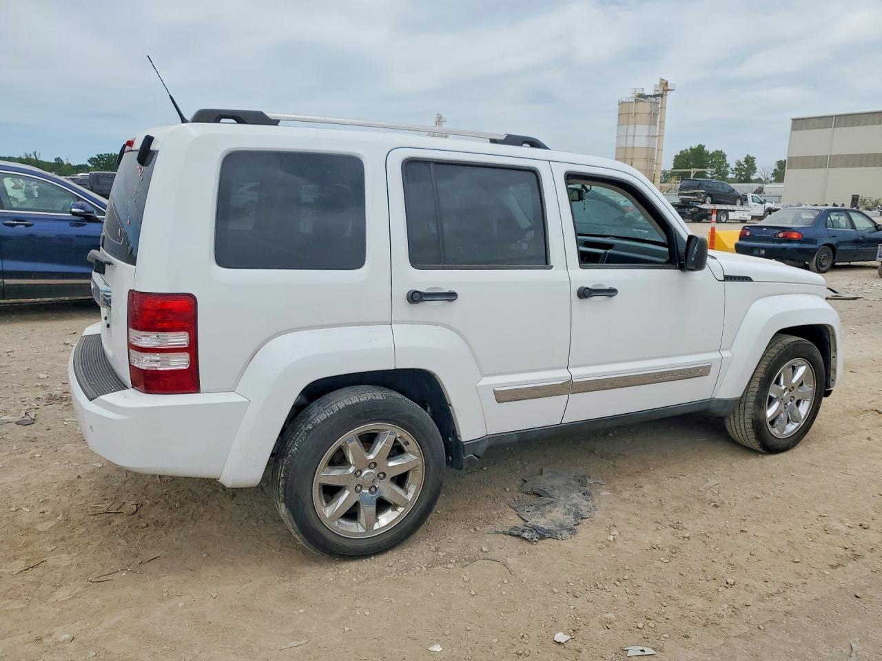 2011 Jeep Liberty Limited - Image 3