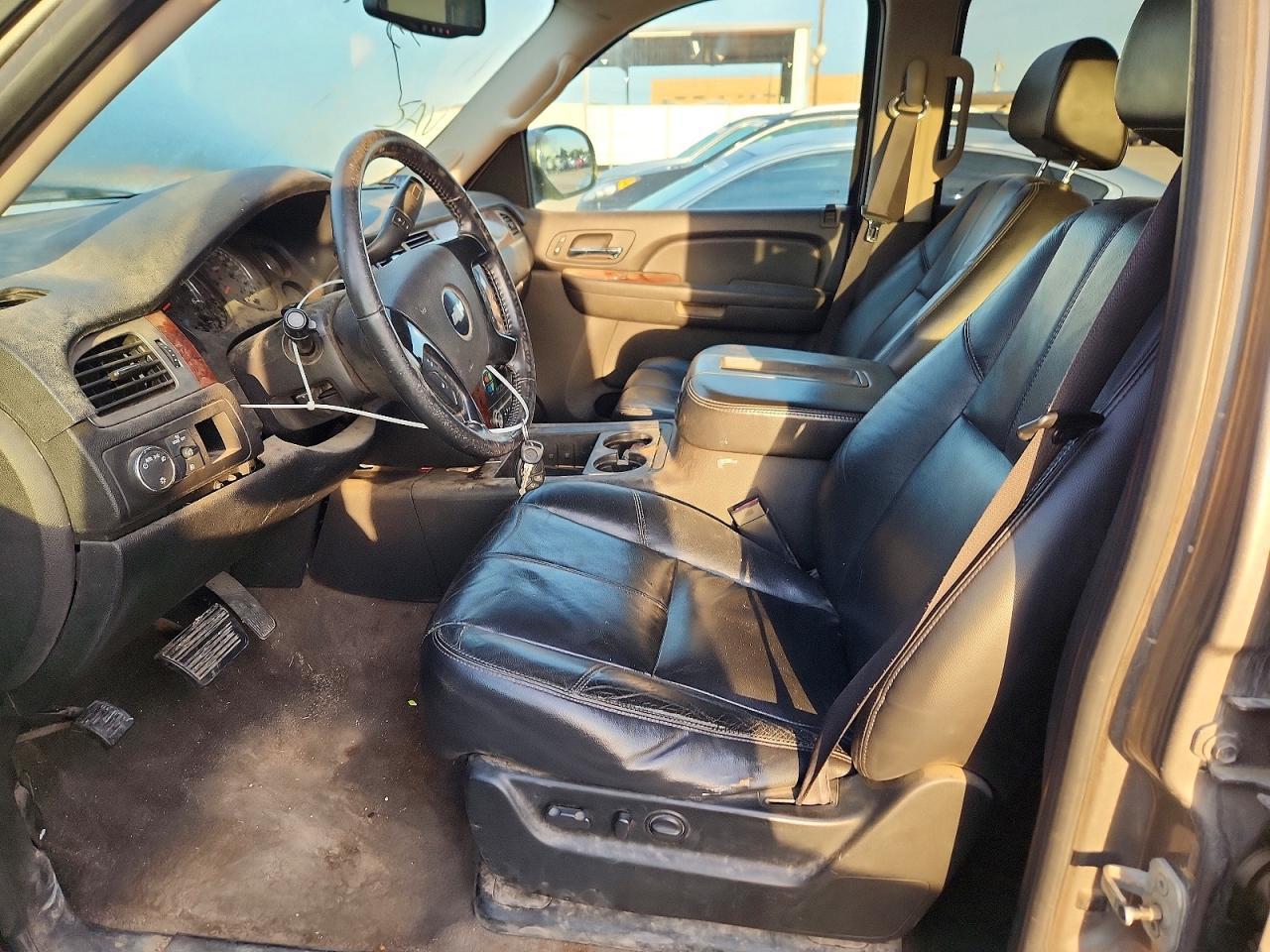 2009 Chevrolet Suburban C1500 Lt - Image 7