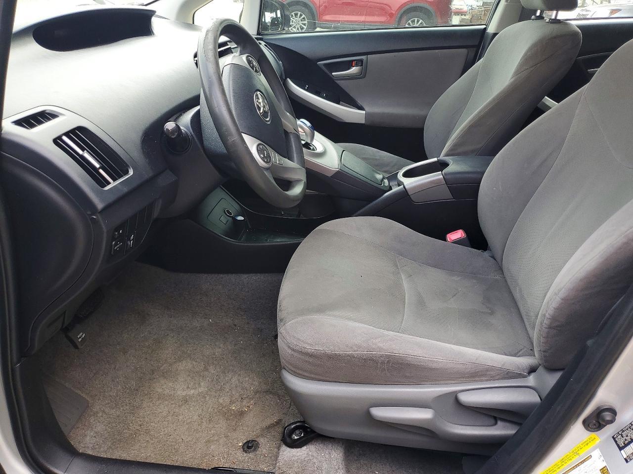 2013 Toyota Prius Two - Фото 7