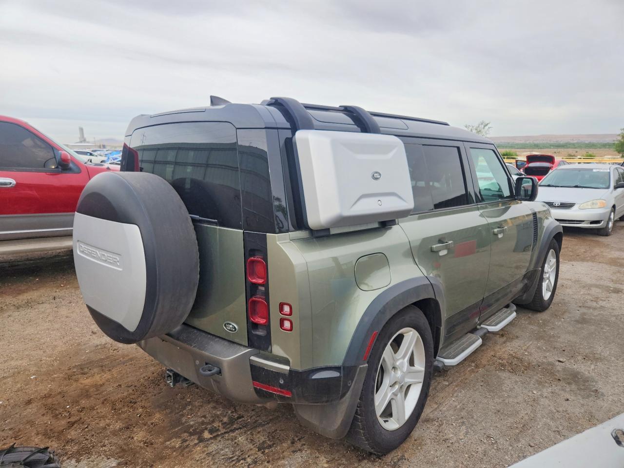 2023 Land Rover Defender 110 X-Dynamic Se - Image 3
