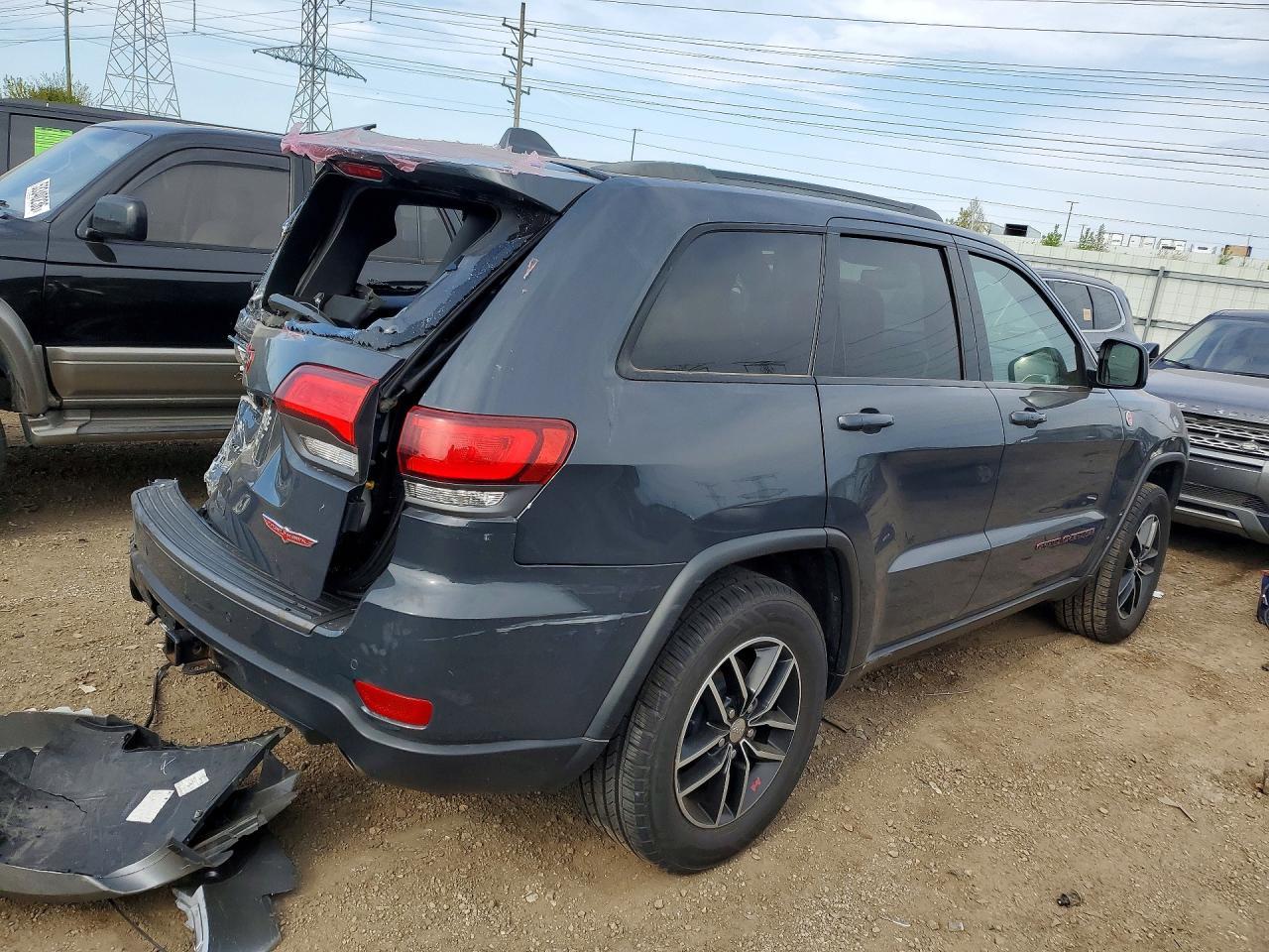 2018 Jeep Grand Cherokee Trailhawk - Image 3