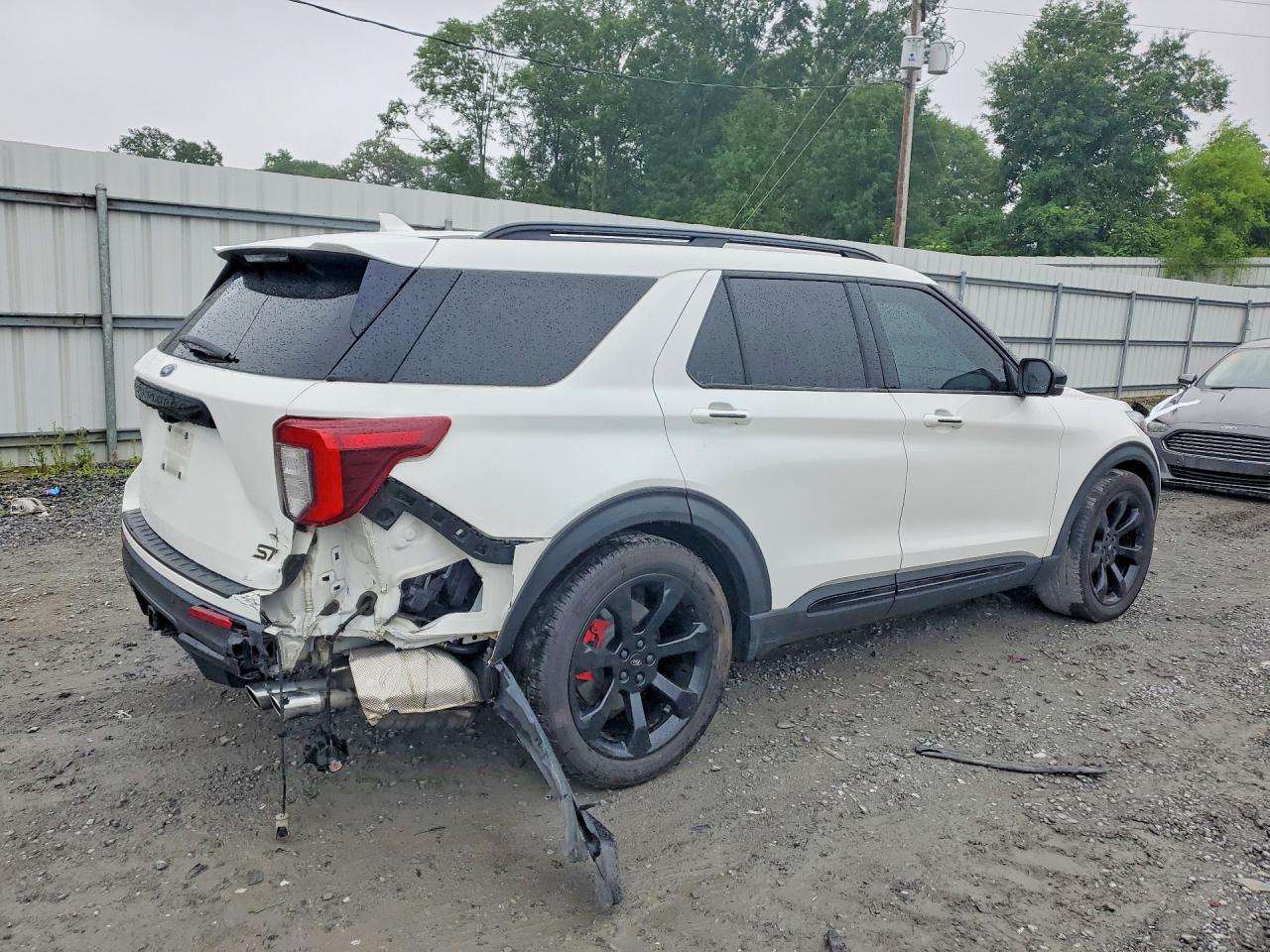 2022 Ford Explorer St - Фото 3