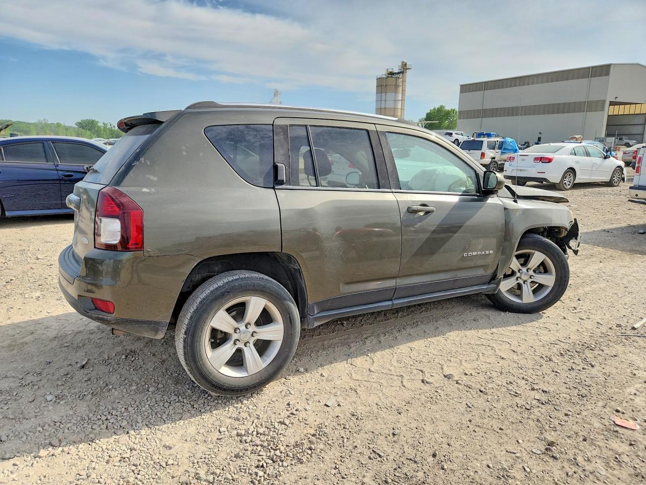 2015 Jeep Compass Latitude - Фото 3