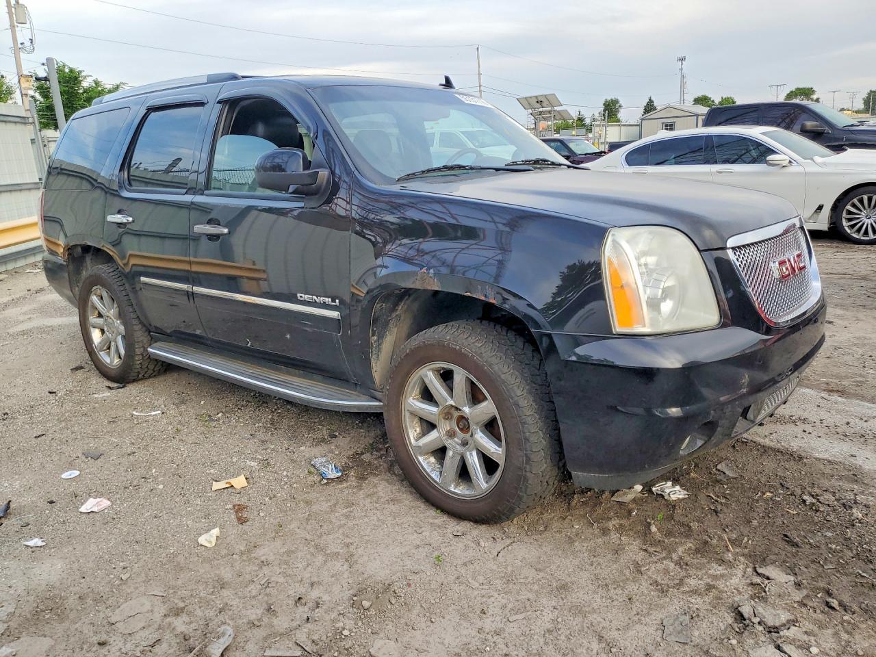 2012 GMC Yukon Denali - Image 4