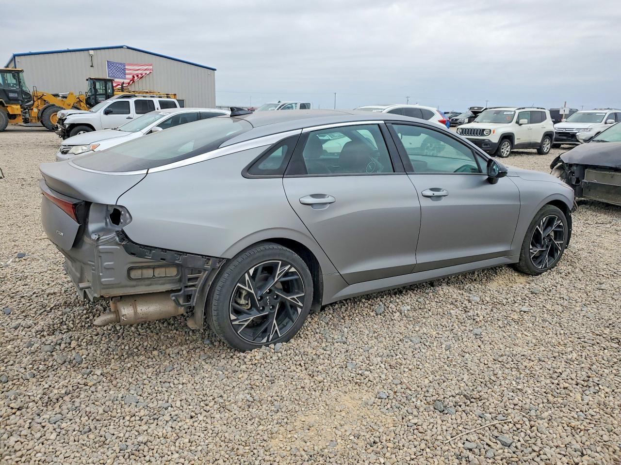 2025 Kia K5 Gt Line - Image 3