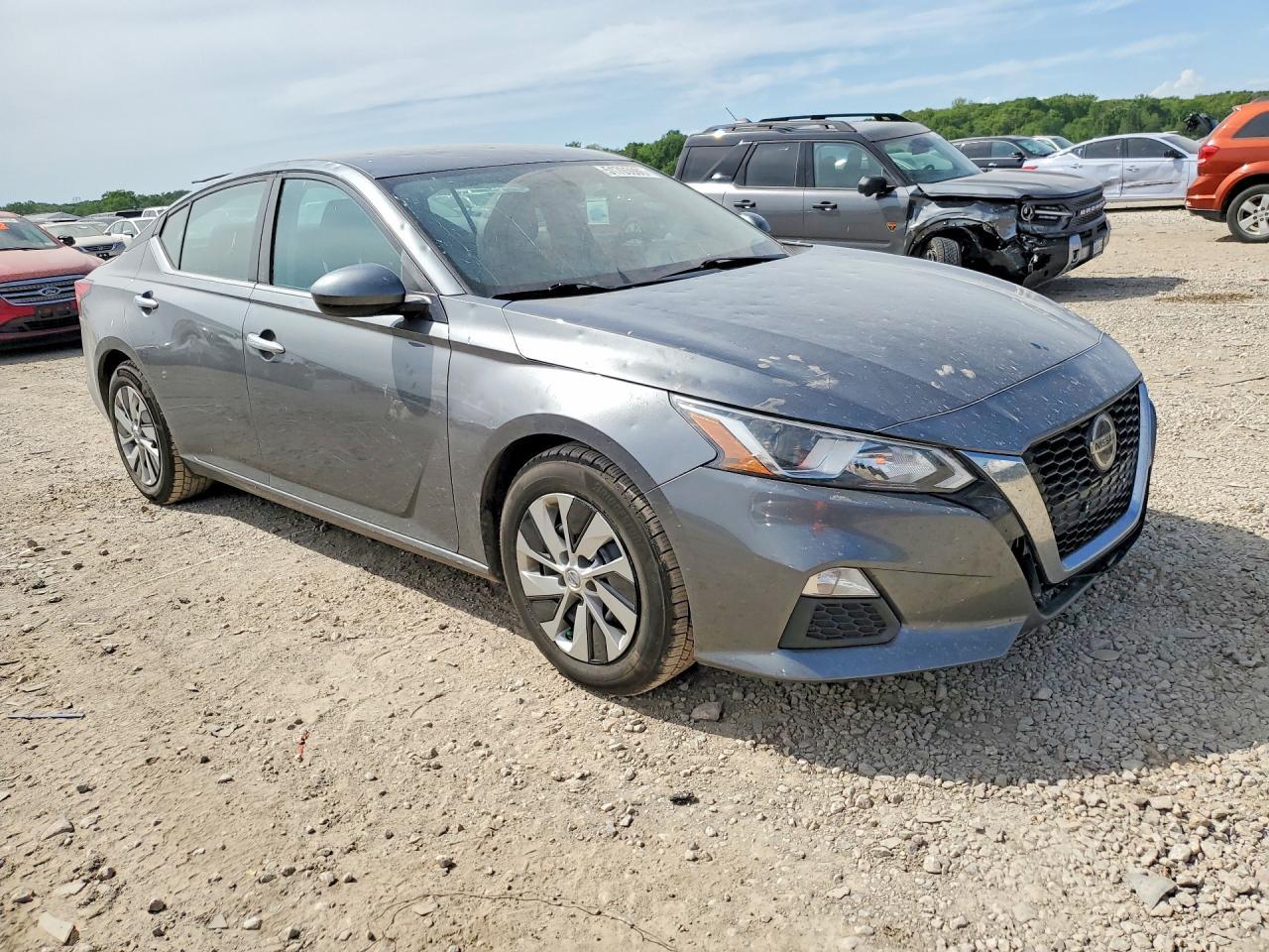 2020 Nissan Altima S - Image 4
