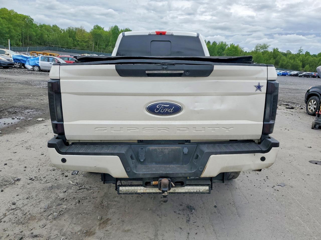 2017 Ford F350 Super Duty - Image 6