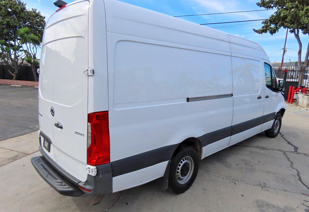 2021 Mercedes-Benz Sprinter 2500 - Фото 3