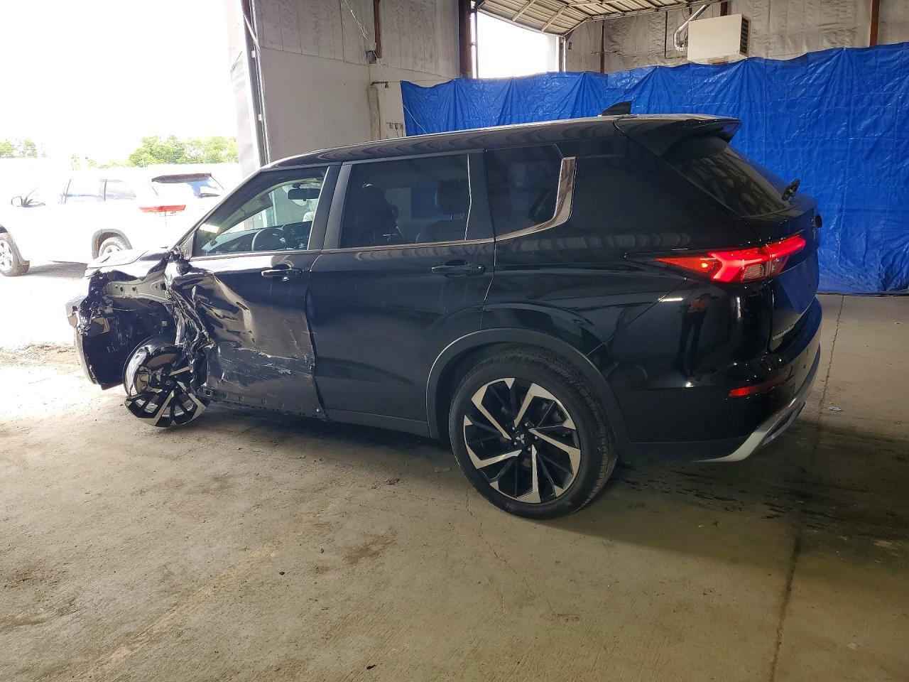 2024 Mitsubishi Outlander Se - Image 2