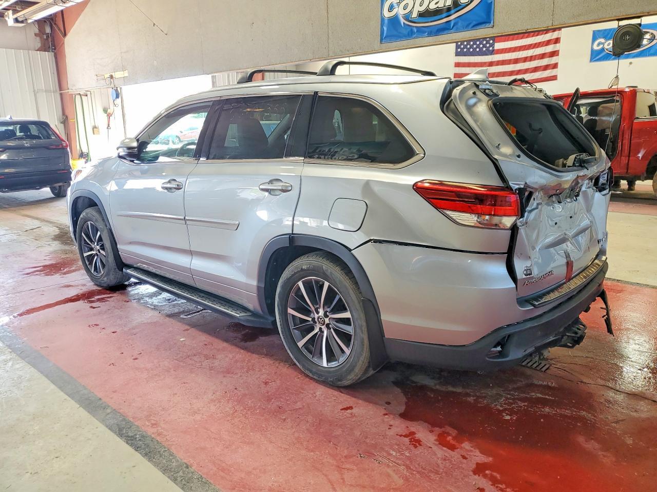 2018 Toyota Highlander Xle - Фото 2