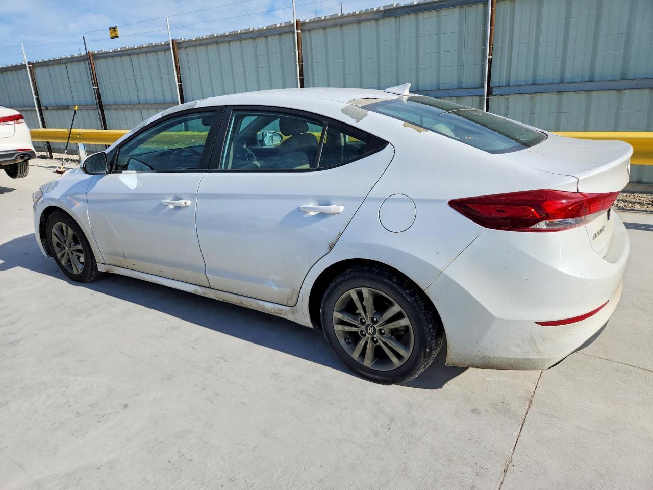 2018 Hyundai Elantra Sel - Фото 2