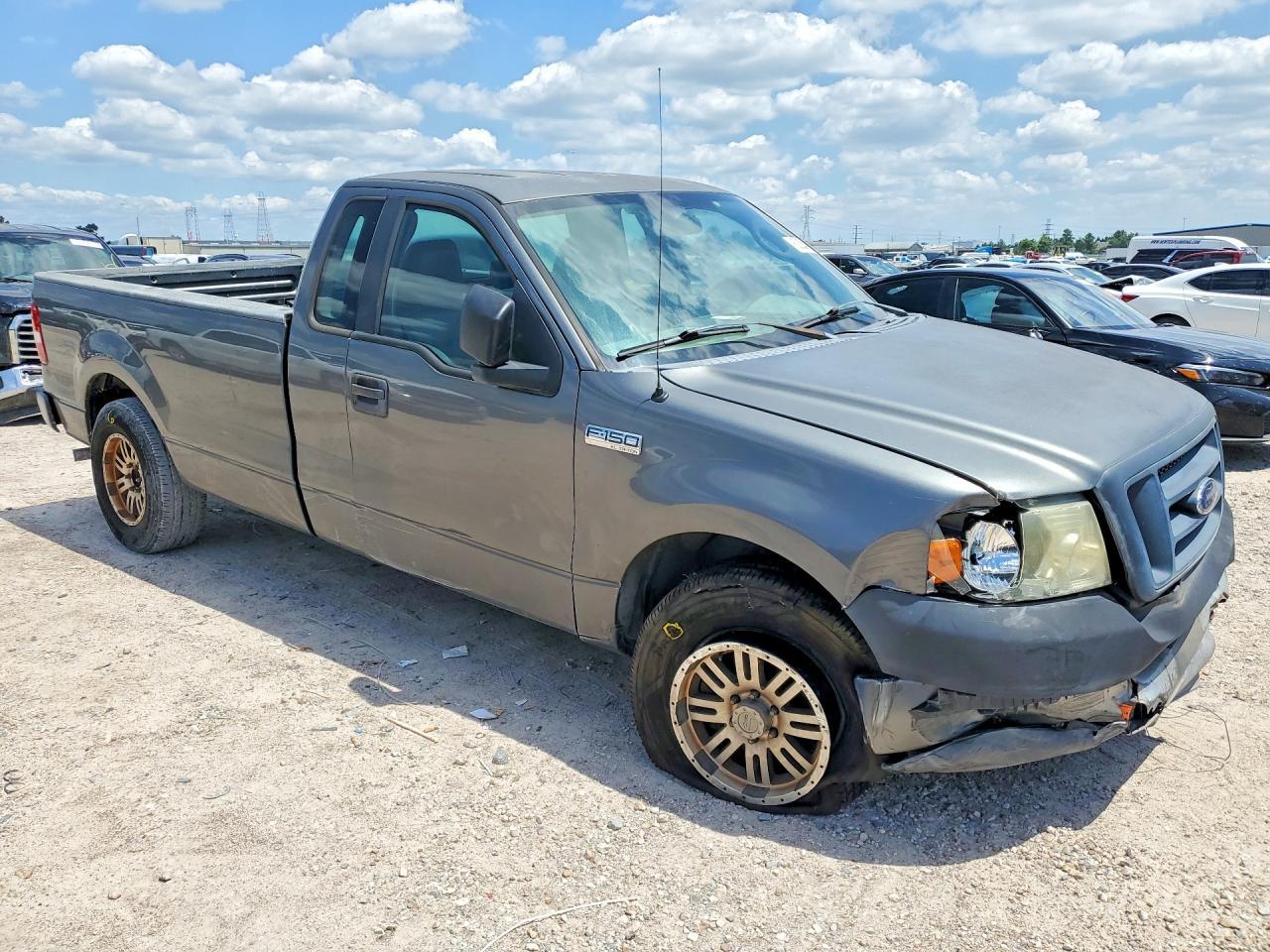 2005 Ford F150 - Image 4